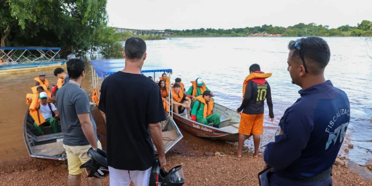 Governo do Tocantins renova contrato para manter travessia gratuita por barcos em Aguiarnópolis