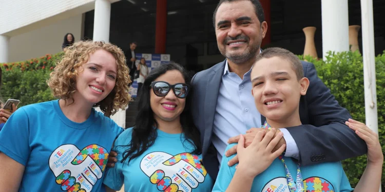 Governador Wanderlei Barbosa reforça o compromisso com a inclusão e anuncia investimentos para o Cetea, em Palmas. Foto: Ademir dos Anjos/Governo do Tocantins