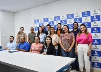 A reunião contou com representantes da Unicatólica, Secretaria Estadual da Saúde, Secretaria Estadual da Educação, Secretaria da Agricultura e Pecuária e do Conselho Regional de Medicina Veterinária (CRMV/TO).