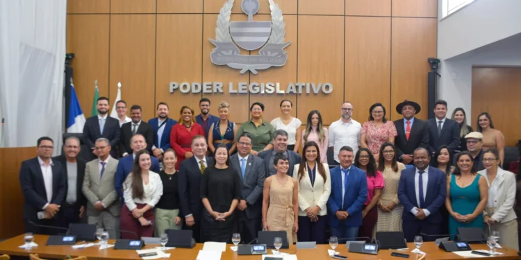 Em sessão solene, Câmara de Palmas homenageia profissionais da Comunicação pelo Dia do Jornalista