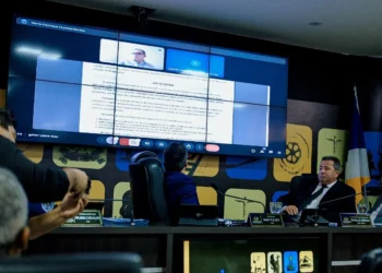 Apresentação do sistema durante sessão ordinária