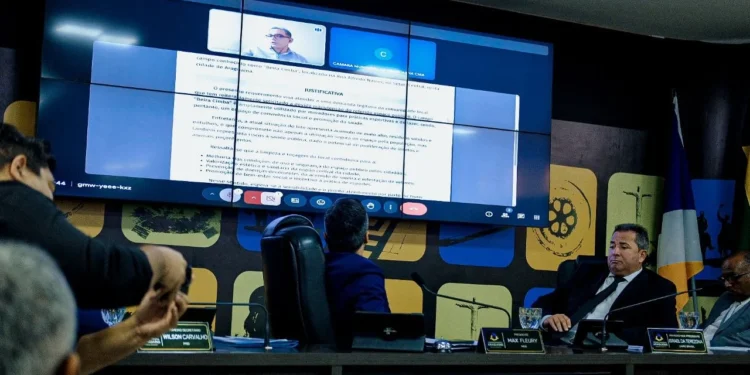 Apresentação do sistema durante sessão ordinária