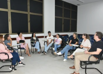 Profissionais da OPO recebendo treinamento