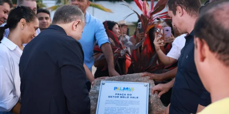 Prefeitura de Palmas entrega nova praça e homenageia pioneiro no Setor Belo Vale