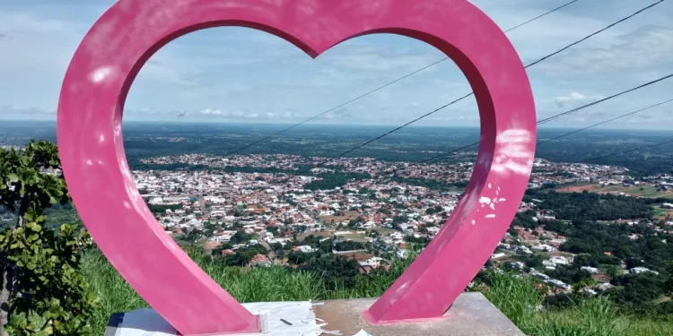 Prefeitura de Paraíso repudia atos de vandalismo na Serra do Estrondo