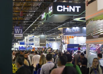 No ano passado, Intersolar Summit recebeu mais de 5 mil visitntes (© Solar Promotion International)