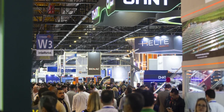 No ano passado, Intersolar Summit recebeu mais de 5 mil visitntes (© Solar Promotion International)