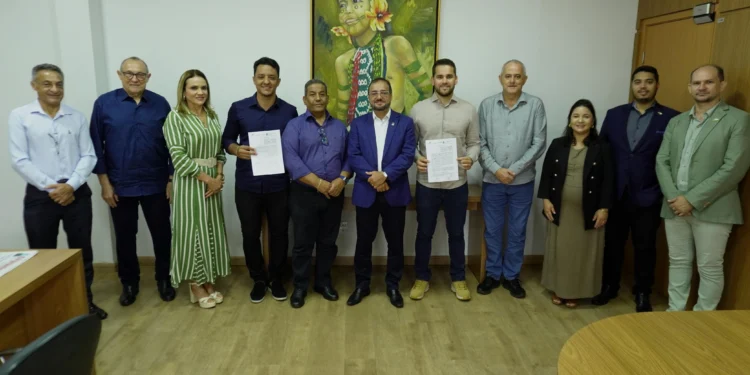 CDE assina contratos com empresas que projetam investimentos de R$ 12 milhões na expansão dos negócios