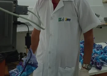 São pesados separadamente a embalagem e o conteúdo dos produtos