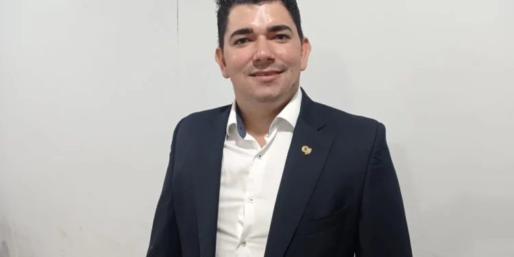 Trevo na entrada sul da cidade, recolhimento de animais abandonados e reparos na saída da Ponte Imigrantes Nordestinos chamam atenção em solicitações de Neemias Carvalho