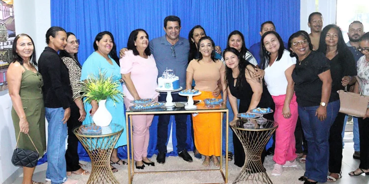 Servidores municipais de Tocantínia celebram aniversário do prefeito João Alberto