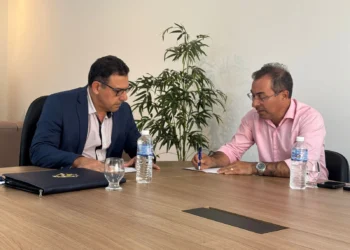 Presidente da AEM Ronan Dorneles de Sousa se reúne com prefeito de Araguaína Wagner Rodrigues para tratar de implantação de sede da Agência de Metrologia no município