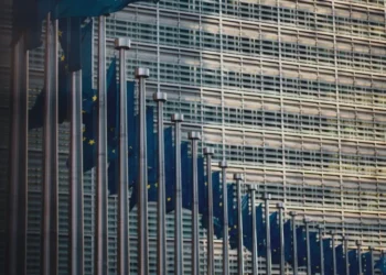 Sede da União Europeia em Bruxelas, Bélgica • Christian Lue/Unsplash