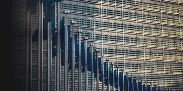 Zona do euro: inflação enfraquece e deve elevar apostas de corte nos juros