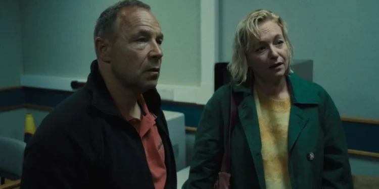 Stephen Graham se emociona com sucesso histórico de “Adolescência”