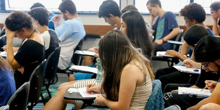 Provão Paulista libera 10 mil vagas para segundo semestre