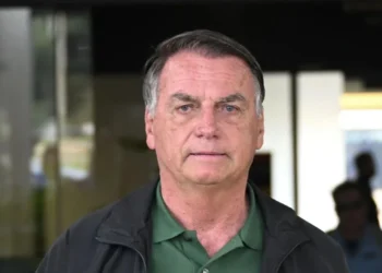 Bolsonaro convida governadores para ato a favor da anistia em São Paulo