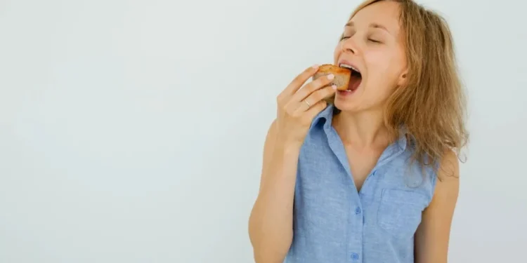 Quais os riscos da mastigação inadequada? Veja 5 dicas para evitá-los