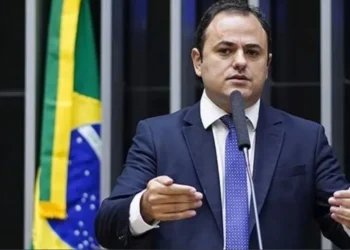 Conselho de Ética se reúne hoje para discutir processo contra Glauber Braga