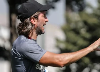 Zubeldía comanda treino antes da viagem nesta terça (1) • Foto: Erico Leonan / São Paulo FC