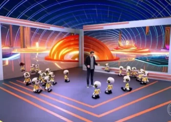 Tadeu Schmidt dá bronca em minidummies do BBB 25 • Reprodução/Globo