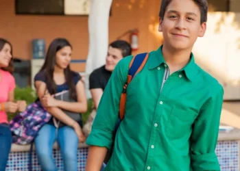 Inclusão de aluno autista não deve ser forçada, mas uma construção compartilhada • Freepik