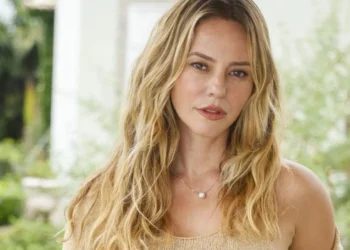 Paolla Oliveira interpreta Heleninha, filha de Odete Roitman no remake de "Vale Tudo" • Globo/ Manoella Mello