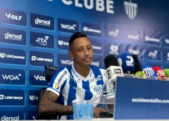 Gabriel Mendes meia do Avaí — Foto: Ronaldo Fontana/ge