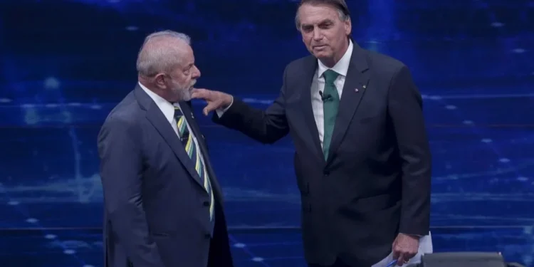 Quaest: 44% têm medo da volta de Bolsonaro; 41%, da permanência de Lula