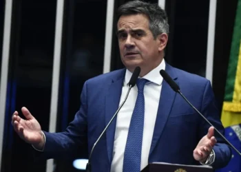 Isenção do IR: Ciro Nogueira apresenta projeto alternativo a Hugo Motta