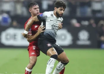 Lance de Corinthians x Huracán pela Copa Sul-Americana • Alexandre Schneider/Getty Images