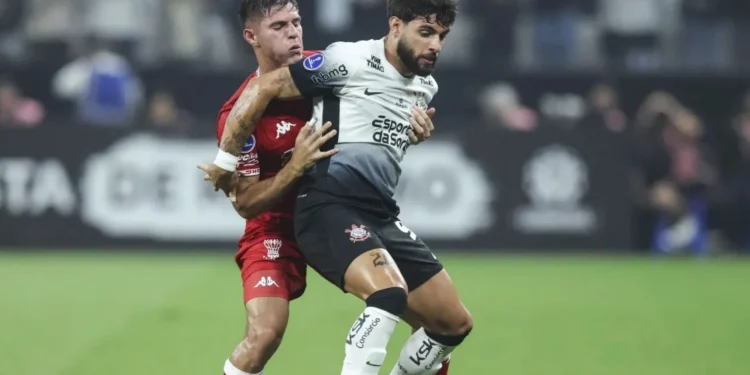 Corinthians vacila e estreia na Sul-Americana com derrota para o Huracán