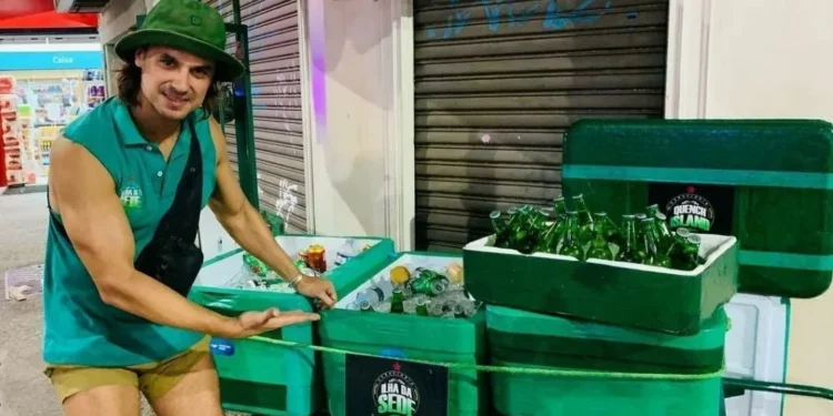 Ex-galã de “Malhação” diz quanto lucrou com carrinho de cerveja no Carnaval