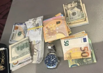 Afastado do cargo pelo STF, secretário de BH tem joias e euros apreendidos