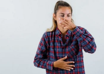 Cuidado com a alimentação e acompanhamento médico são essenciais para quem busca aliviar os sintomas e melhorar a qualidade de vida frente a problemas digestivos
crédito: Freepik