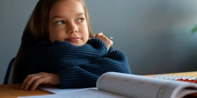 A ideia é sempre ajudar o filho para a melhor preparação possÃvel neste momento de avaliações escolares
crédito: Freepik