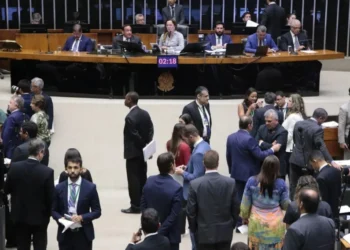 Câmara analisa projeto para pais tirarem férias no recesso escolar