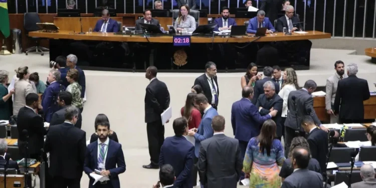 Plenário da Câmara dos Deputados • 19/02/2025 - Bruno Spada/Câmara dos Deputados