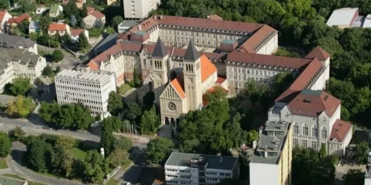 Universidade na Hungria é anterior à chegada dos portugueses ao Brasil