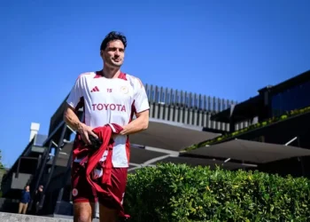 Mats Hummels, da Roma, se aposentará no final da temporada 2024/25 — Foto: Getty Images