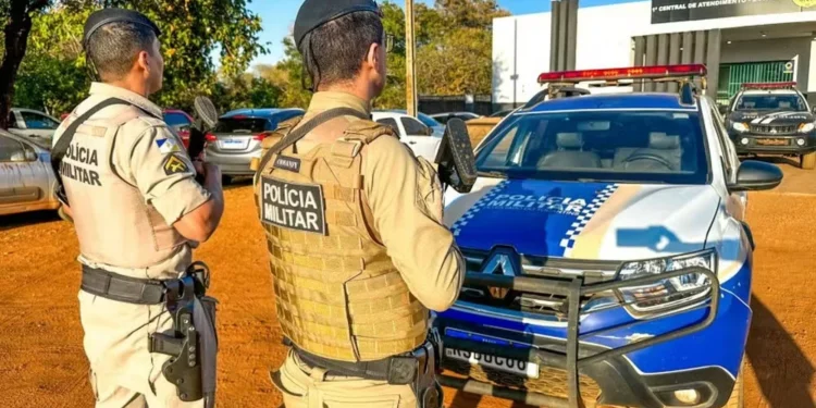 Suspeito de tentar estuprar e esfaquear mulher é preso após ser contido por vizinhos