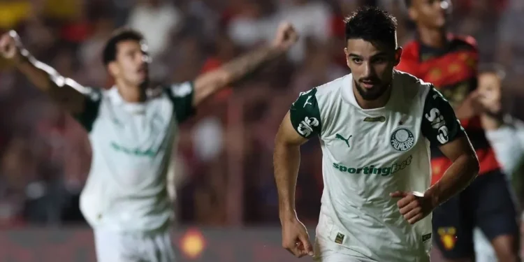Palmeiras supera Sport fora de casa com pênalti polêmico