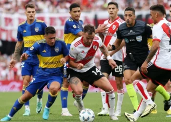 River Plate e Boca Juniors durante disputa em 2024 • Daniel Jayo/Getty Images
