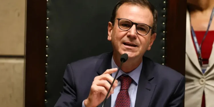 Paes lidera para governador no RJ com 48,9%, aponta Paraná Pesquisas