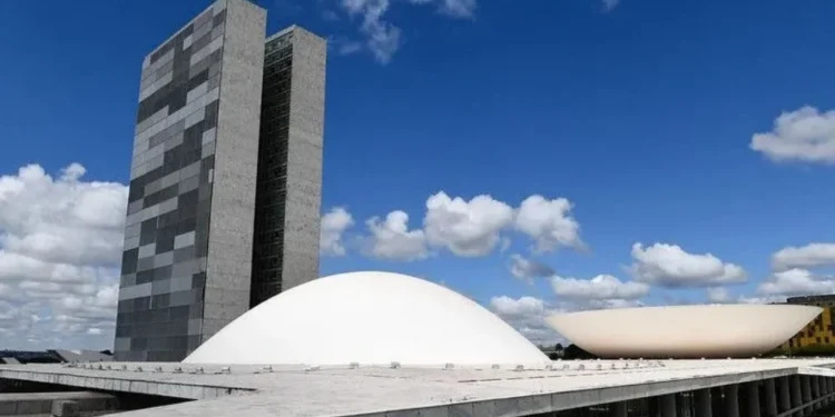 Análise: pouca perspectiva no Senado trava avanço de anistia na Câmara