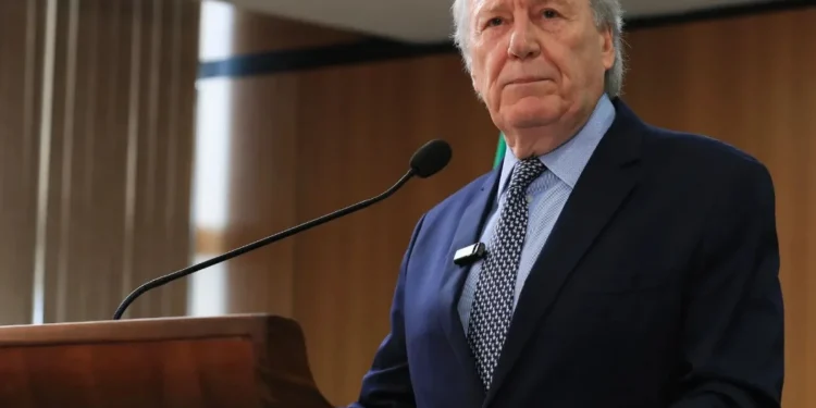 Com novo texto, Lewandowski entrega PEC da Segurança a Hugo e líderes