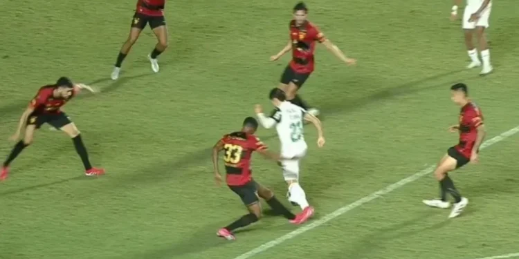 CBF pune arbitragem de Sport x Palmeiras após polêmicas