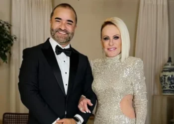 Ana Maria Braga disse que o namoro faz com que ela se sinta mais jovem • Instagram/Ana Maria Braga