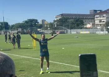 Neymar no retorno aos treinos no Santos, no CT Rei Pelé — Foto: Gabriel Oliveira