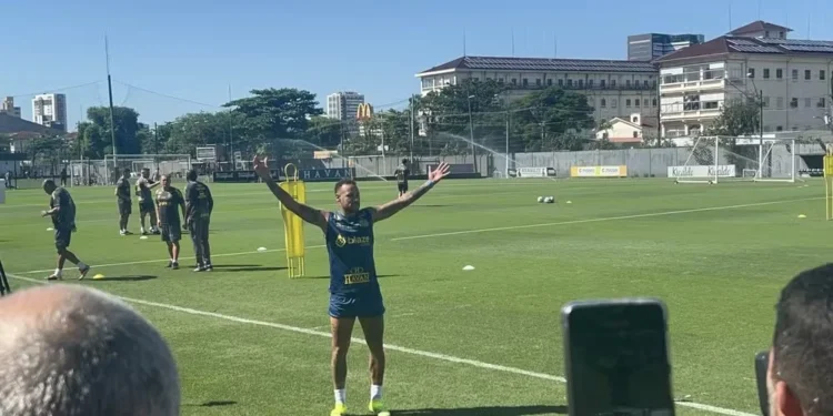 Neymar volta a treinar com o elenco após 33 dias e pode reforçar o Santos contra o Fluminense